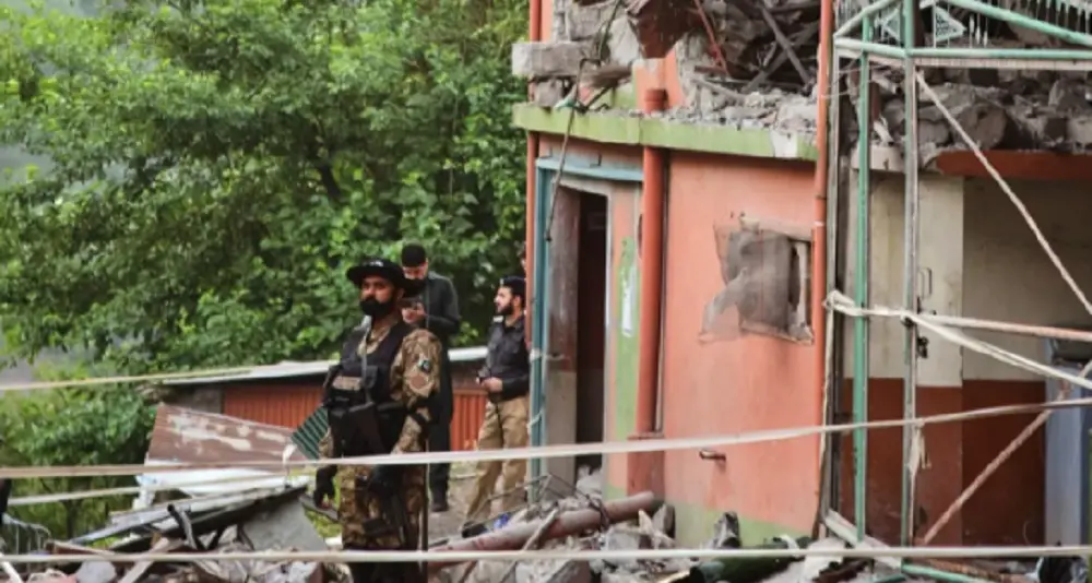 Crisi tra India e Pakistan: 38 morti nei recenti scontri, scuole chiuse