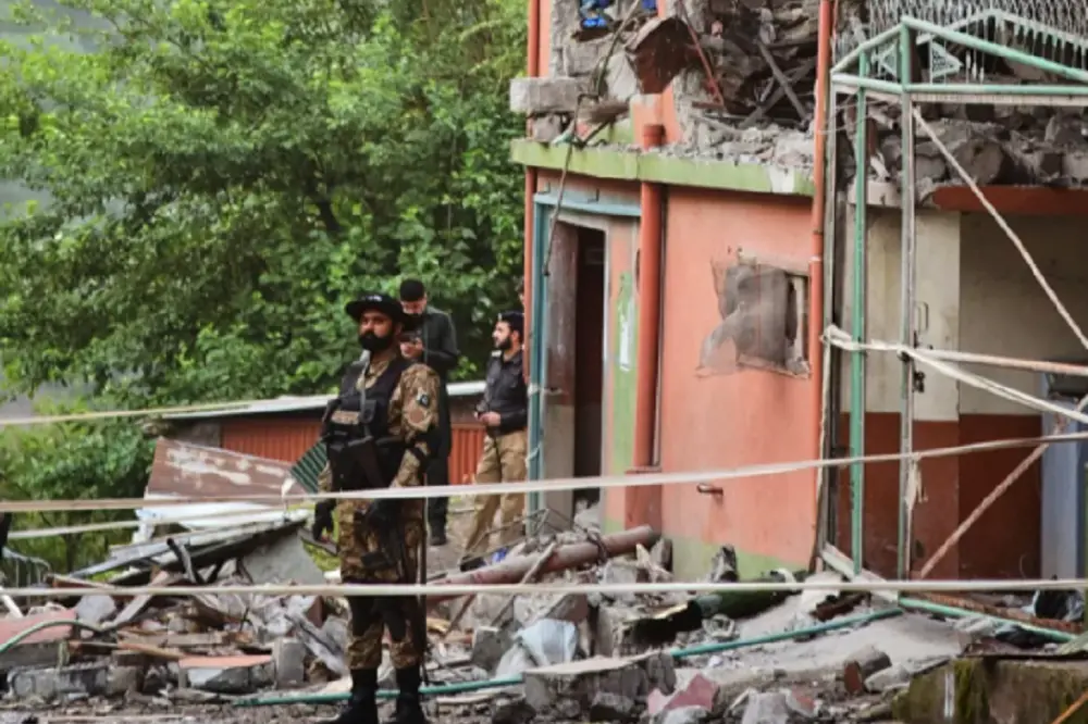Crisi tra India e Pakistan: 38 morti nei recenti scontri, scuole chiuse
