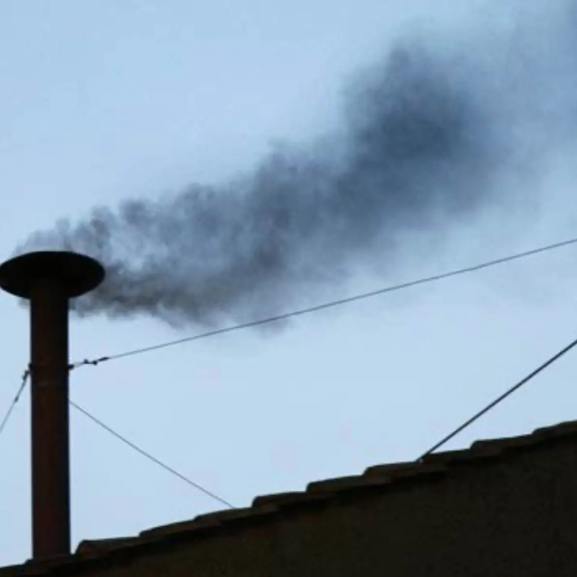 Conclave: la prima fumata dalla Cappella Sistina è nera