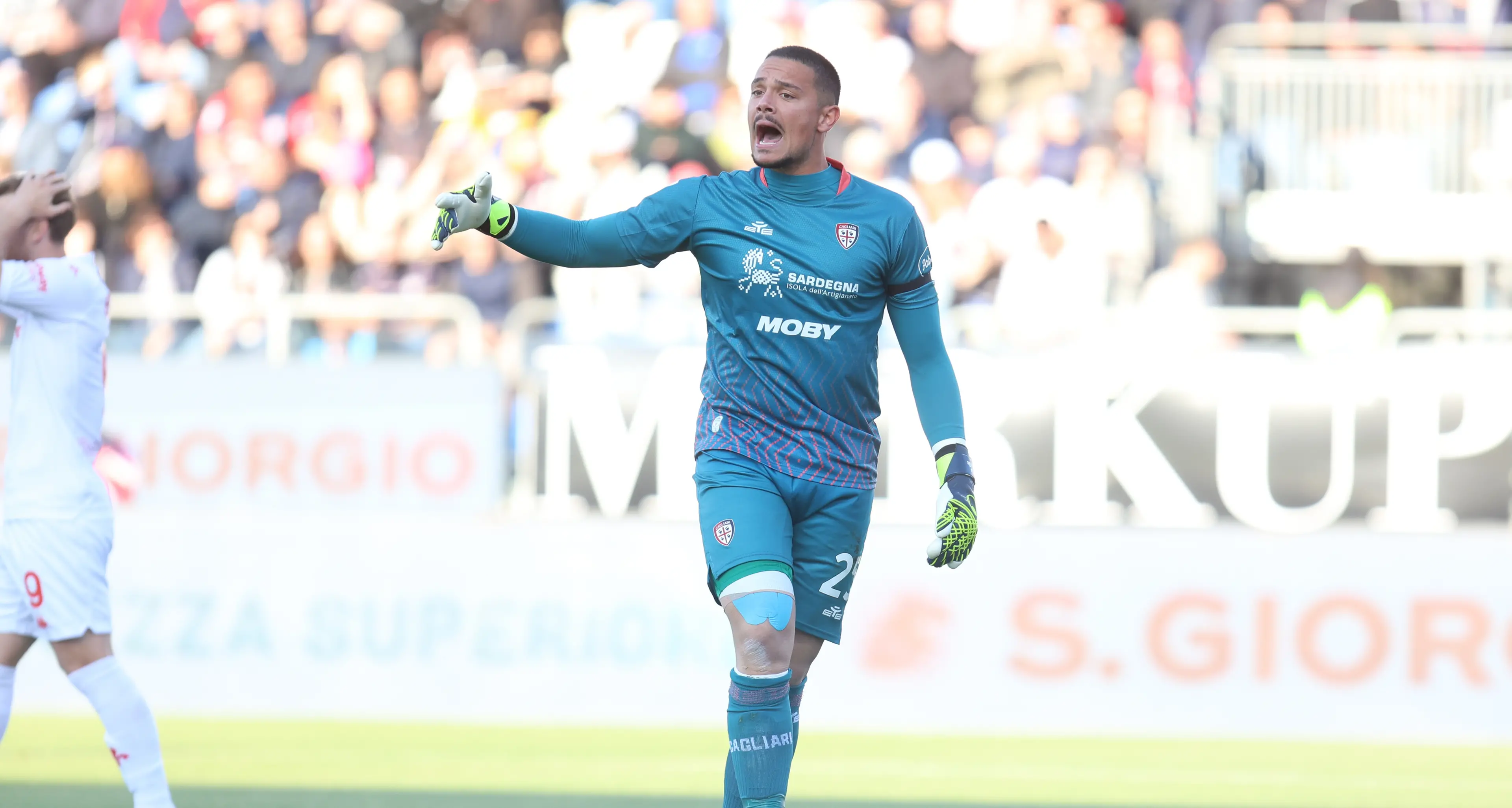 Como-Cagliari 3-1, altra prova incolore dei sardi