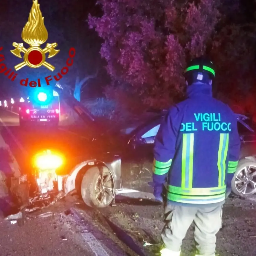 Arzana. Si ribalta con l’auto lungo la SS 389: paura per un giovane