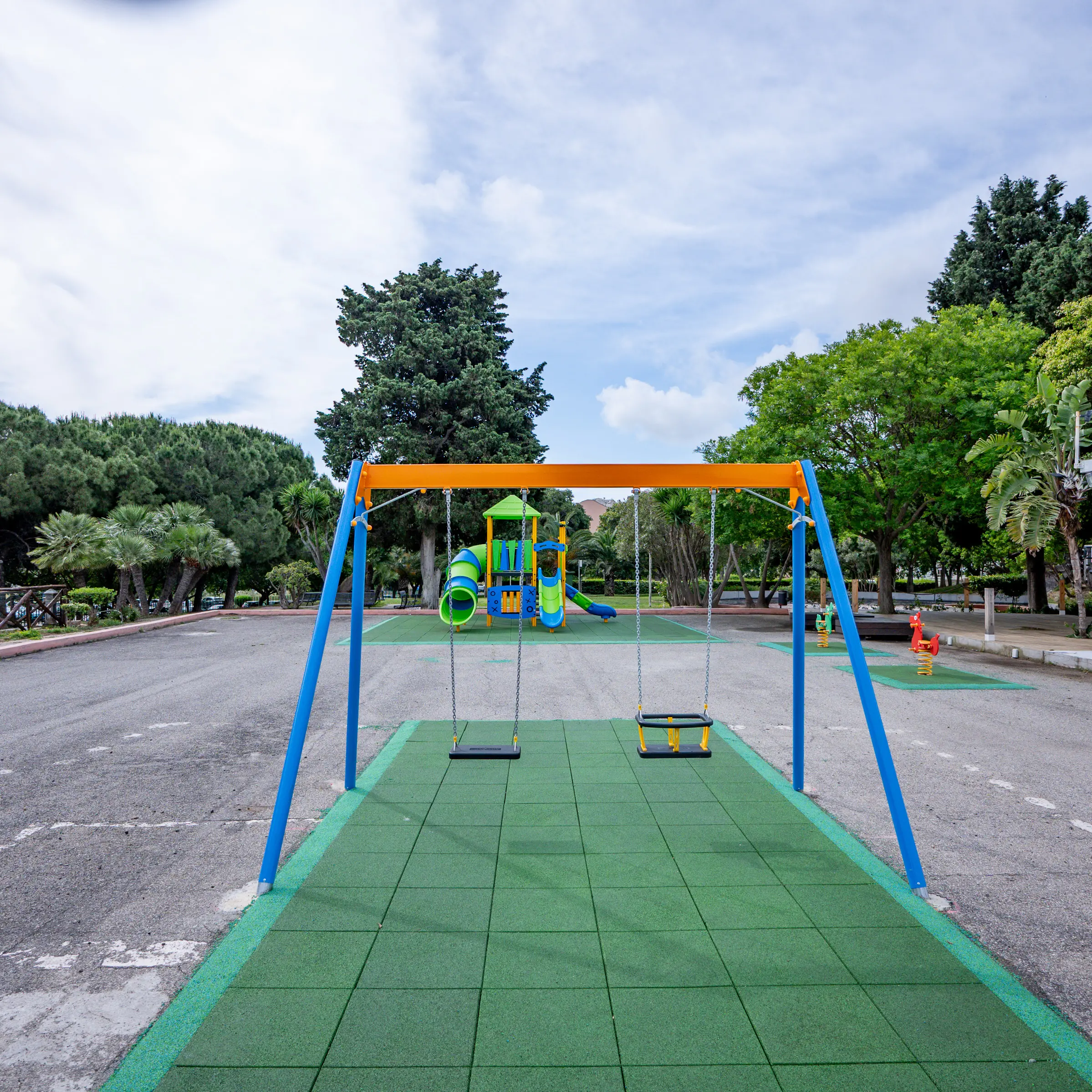 Riapre l'area giochi del Parco Giovanni Paolo II: Cagliari investe nelle aree verdi