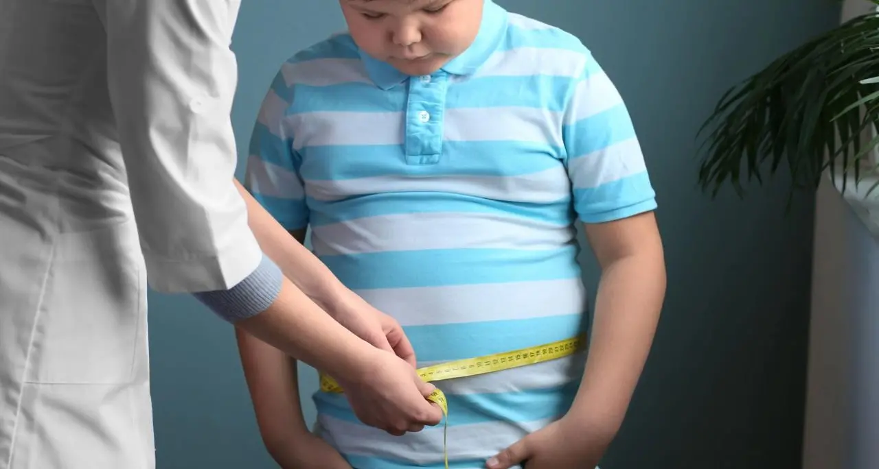 La pancetta dei bimbi? Se è troppa aumenta rischi cuore già a 10 anni