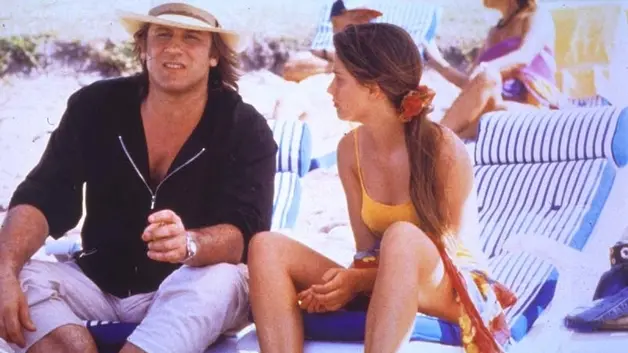 Gerard Depardieu rinviato a giudizio per stupro: rischia 20 anni di carcere