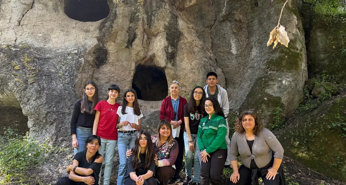 \"S'Incantu de sos pitzoccos\": gli studenti portano in scena il mito delle Janas a Sedilo