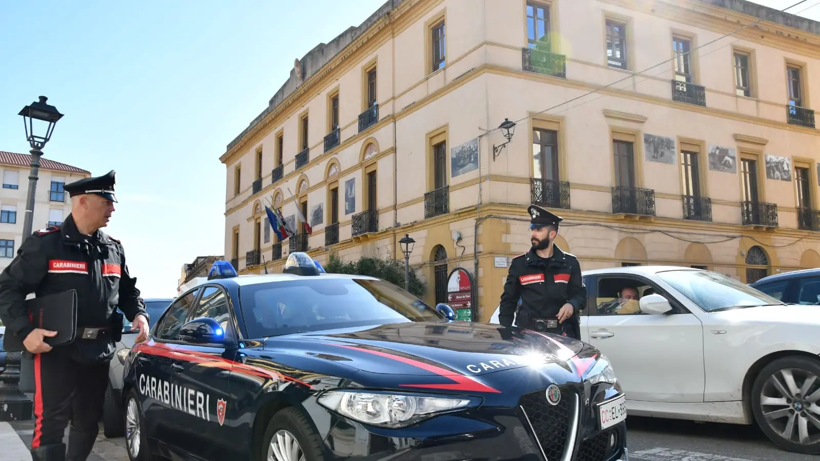 Operazione antidroga a Villasor: sequestrati cocaina e coltelli in un locale