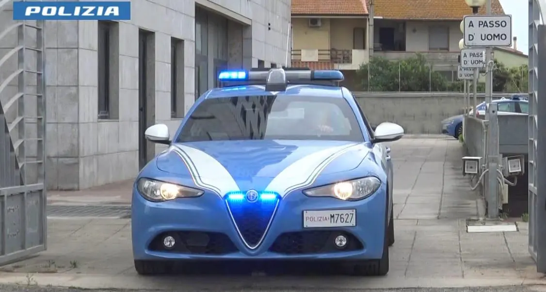 Lite in auto a Oristano: turista denunciato per lesioni dopo aver aggredito la compagna