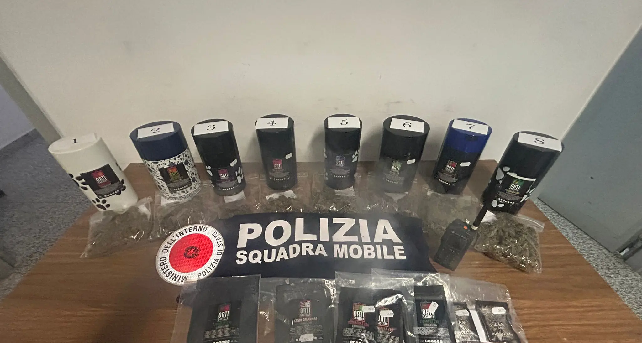 Droga sottobanco in un negozio di prodotti agricoli a Oristano, denunciata