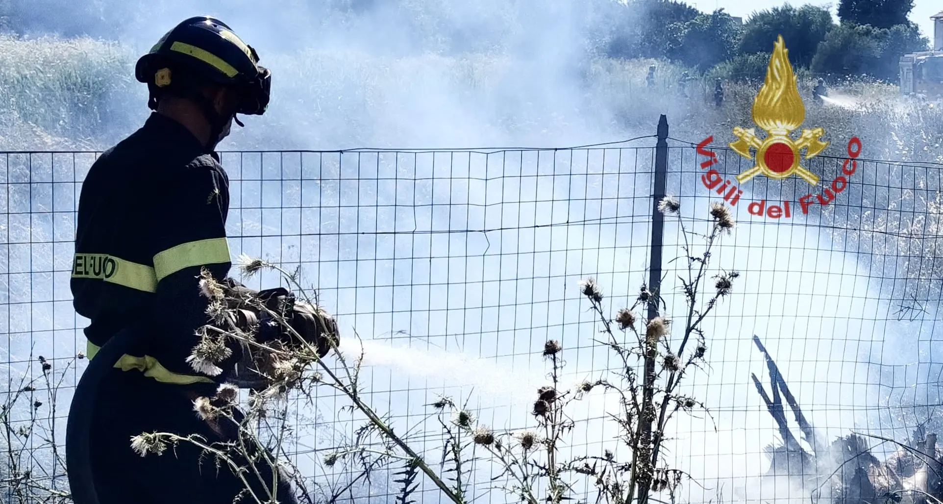 Quartu Sant'Elena, fiamme vicino alle case: paura in via Giotto