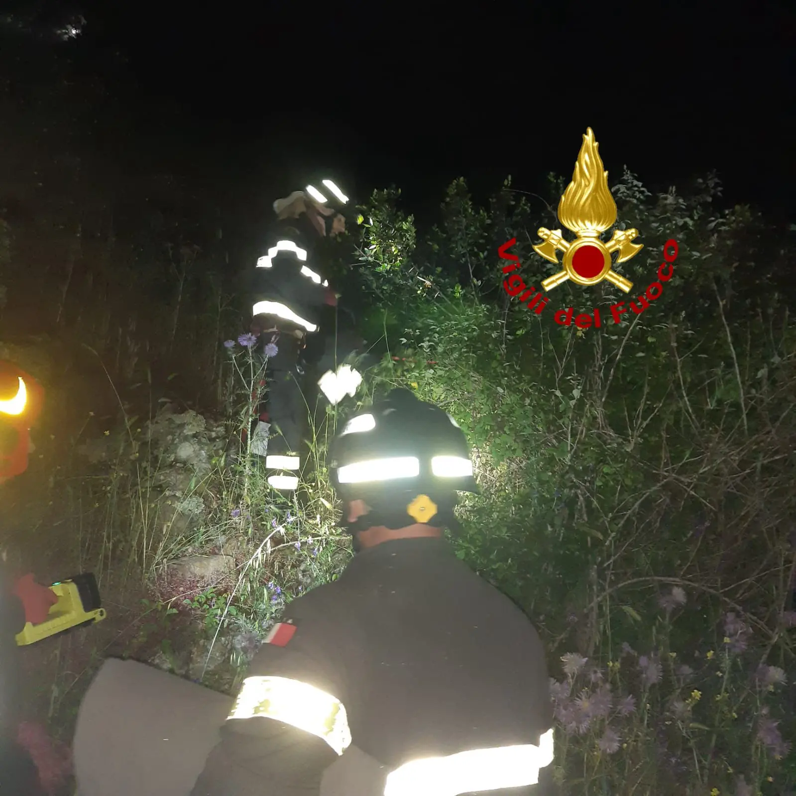 Orune, tragedia nella notte: auto precipita in uno strapiombo, muore un uomo