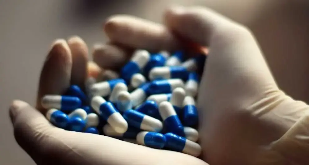 Azitromicina sotto esame: uso rivisto e stop in alcuni casi come l’acne
