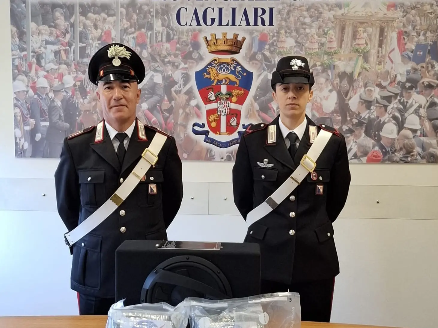 Falso allarme bomba alla GLS di Elmas: niente ordigno, ma un pacco con cocaina