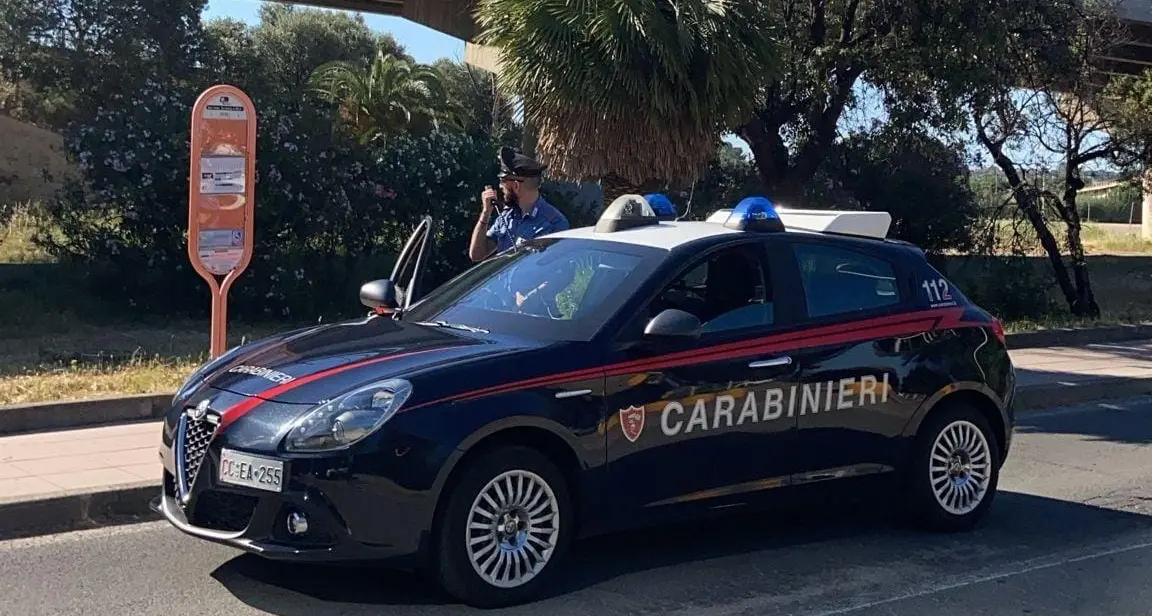 Accoltellamento su autobus a Cagliari: denunciato un 28enne