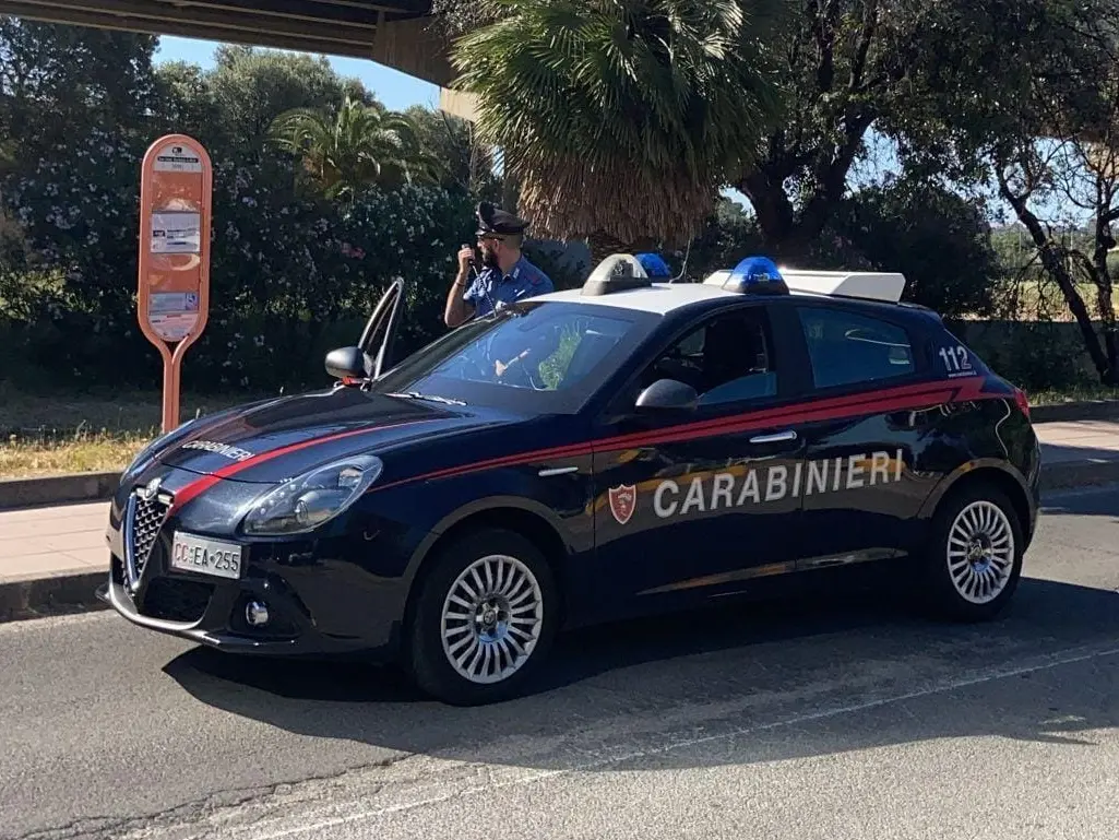 Accoltellamento su autobus a Cagliari: denunciato un 28enne