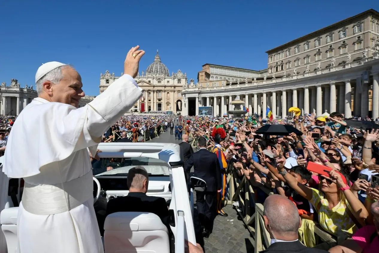 <p>foto: Vatican Media</p>\\n