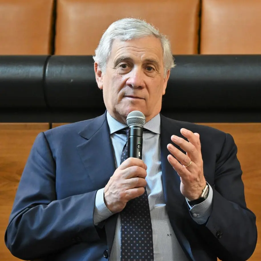 Tajani a Budoni per gli Stati generali di Forza Italia: \"La Sardegna deve tornare al voto\"