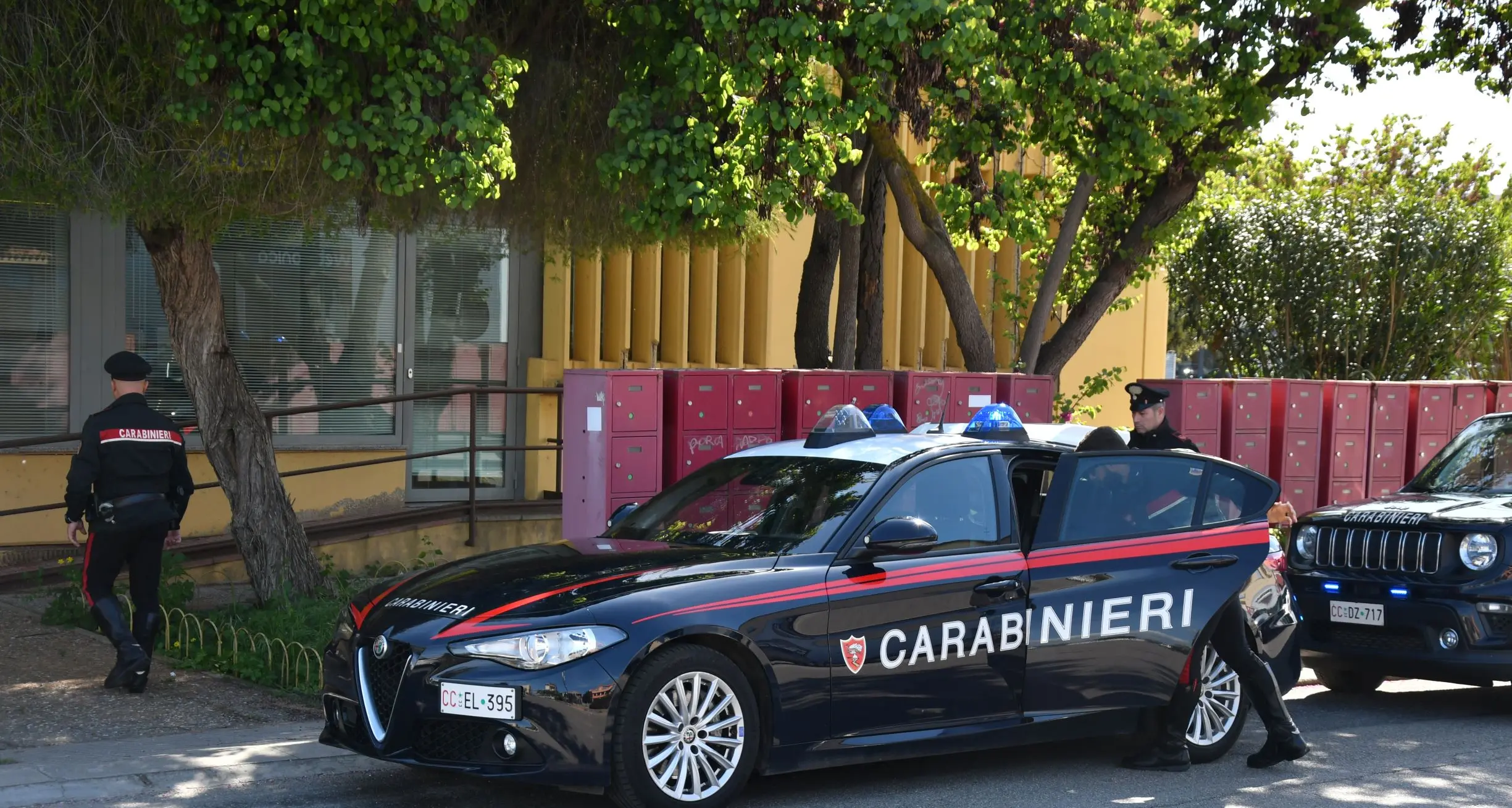 Minaccia madre e compagna con carabina ad aria compressa: arrestato a Monserrato
