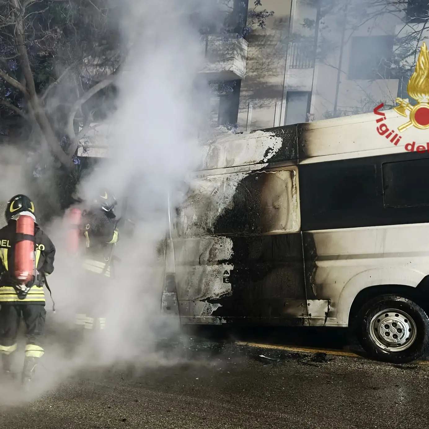 Doppio attentato incendiario contro ambulanze a Cagliari e Quartucciu