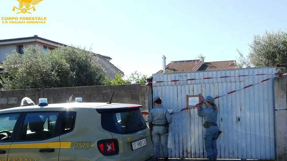 Autofficina abusiva scoperta a Cabras: sequestro e denunce