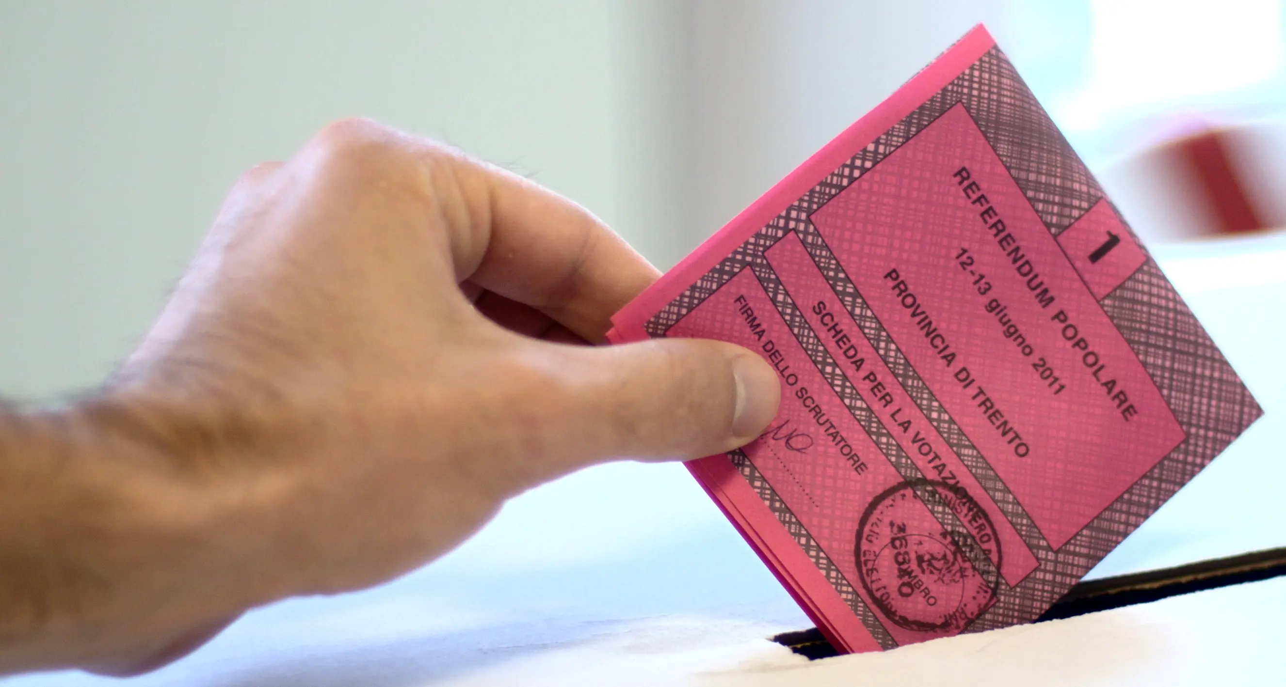 Referendum, affluenza del 15,8% alle 19, 13% in Sardegna: il quorum è lontano