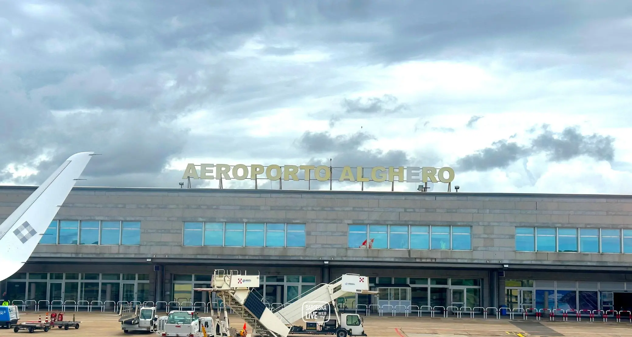 Sardegna e Serbia unite dal cielo: primo volo diretto atterra ad Alghero