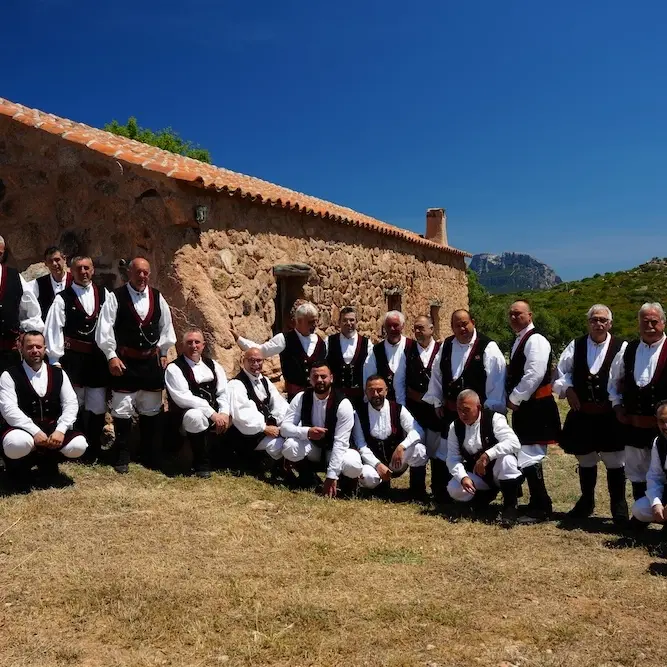 Il Coro di Loiri, 42 anni di successi e tradizione musicale sarda: l'intervista