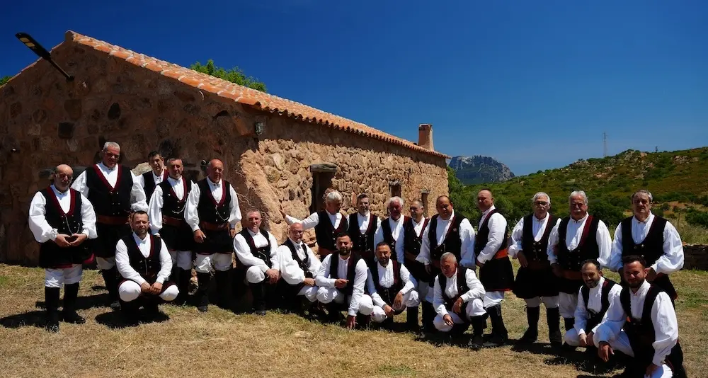 Il Coro di Loiri, 42 anni di successi e tradizione musicale sarda: l'intervista