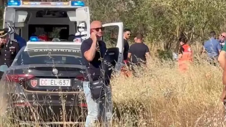 Non si fermano al posto di blocco, sparatoria dopo la fuga: morto un carabiniere a Brindisi