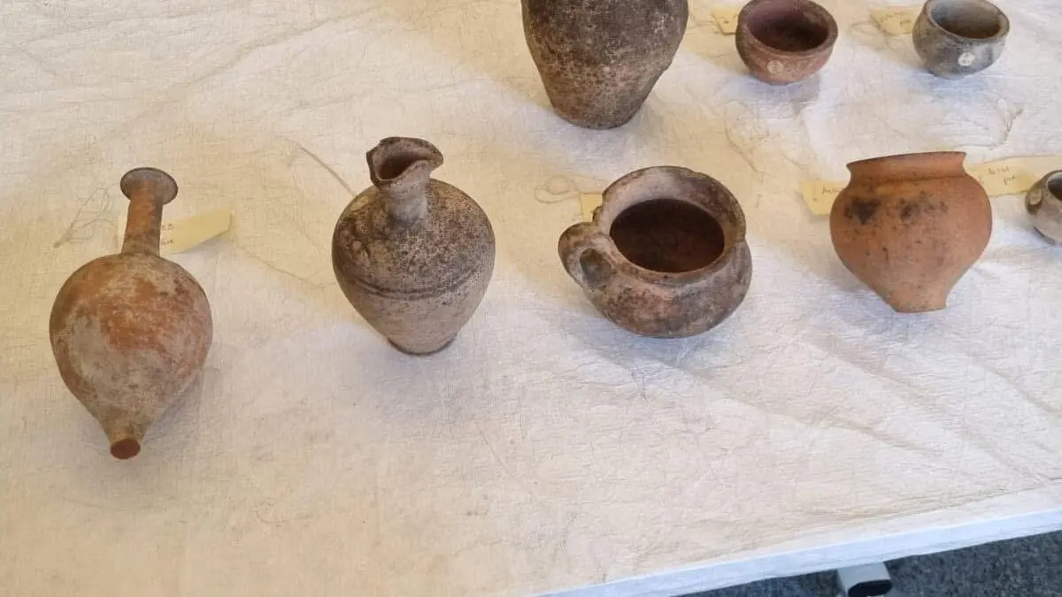 Tharros riabbraccia i suoi tesori: 275 reperti archeologici tornano a Cabras