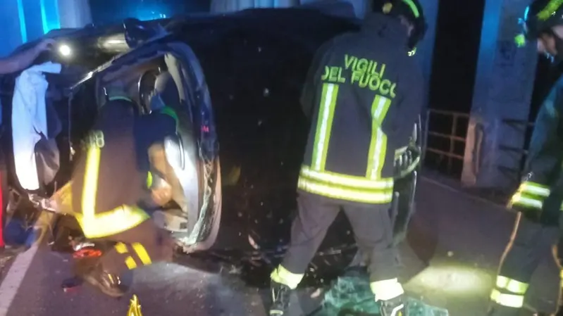 Grave incidente a Jerzu: auto si ribalta dopo aver urtato un pilone, due feriti