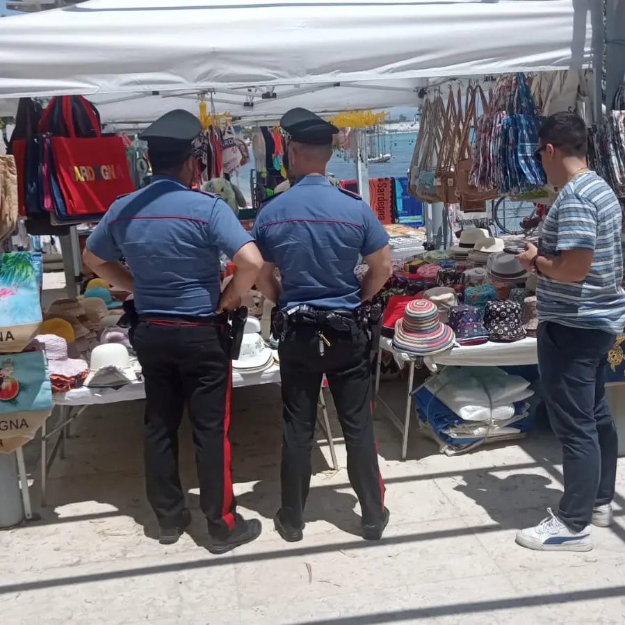 Depositi alimentari irregolari: maxi multe e sequestri al Poetto