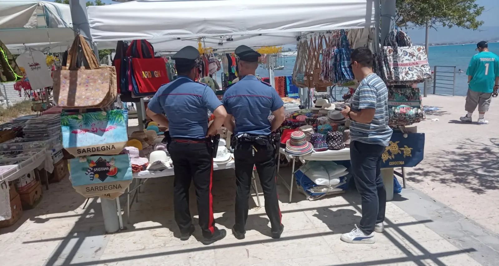 Depositi alimentari irregolari: maxi multe e sequestri al Poetto