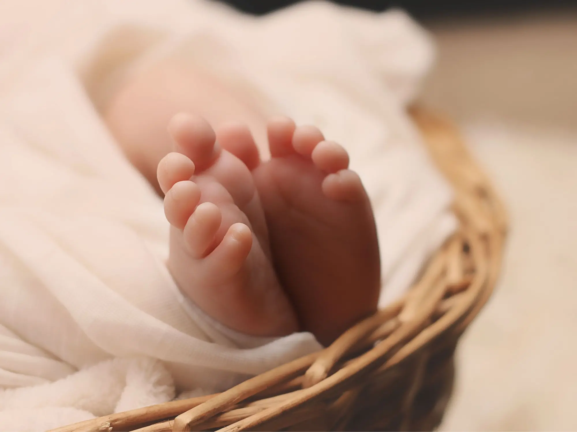Osilo. Abbandonò sotto un'auto parcheggiata il suo bambino: chiesta condanna a 10 anni