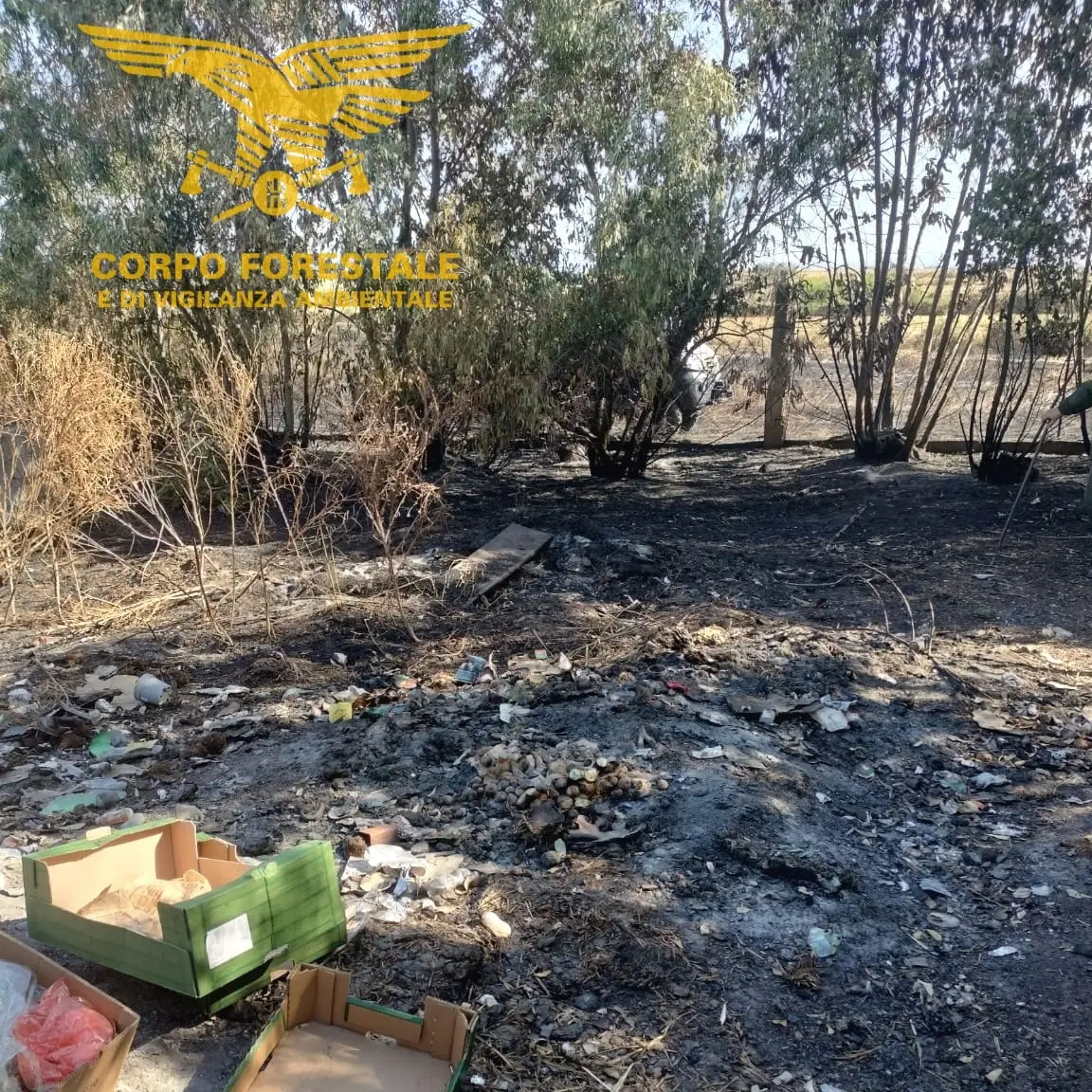 Santa Giusta. Ha 80 anni e ha innescato l’inferno: denunciato per incendio colposo