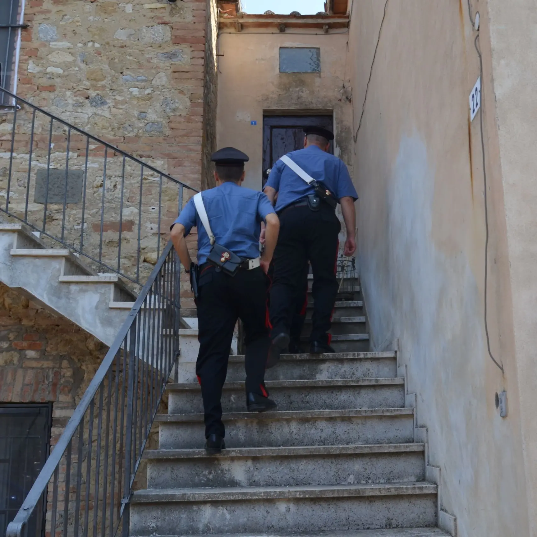 Torna a perseguitare l’ex moglie dopo il divieto di avvicinamento: 65enne arrestato a Capoterra