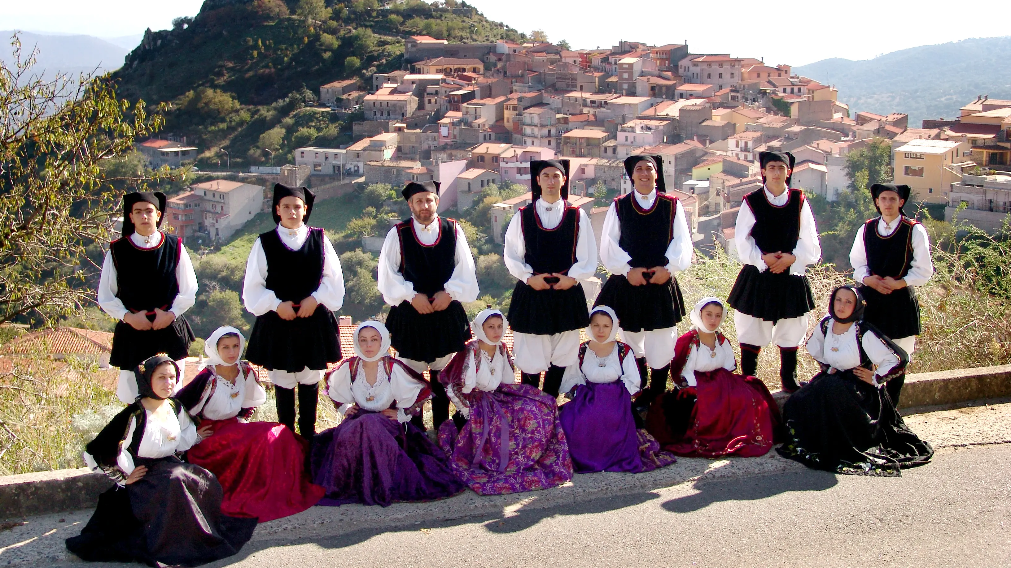 Grande Festa per il 25° anniversario del Gruppo Folk \"Foresta Burgos\" | Venerdì 20 giugno