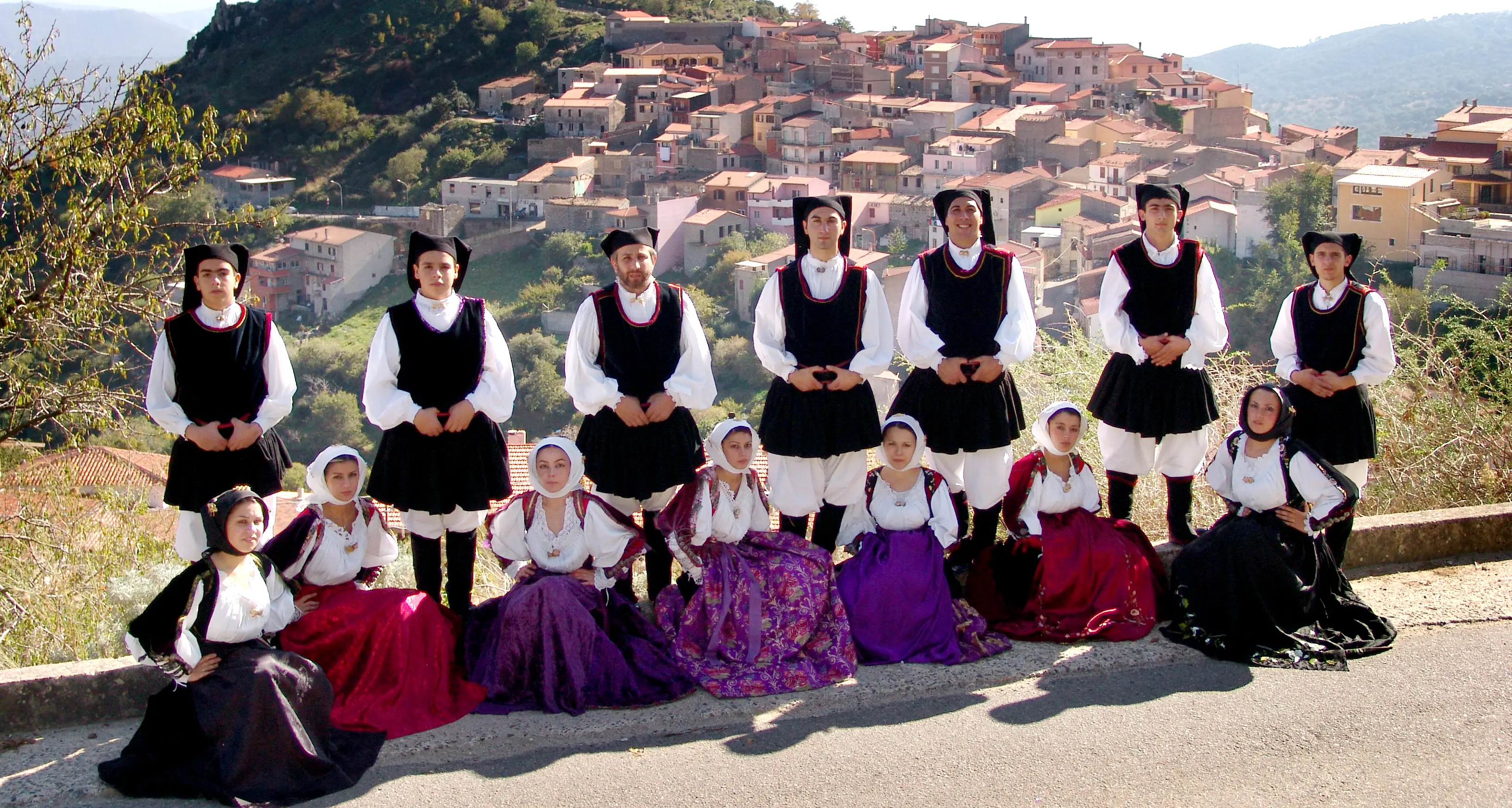Grande Festa per il 25° anniversario del Gruppo Folk \"Foresta Burgos\" | Venerdì 20 giugno