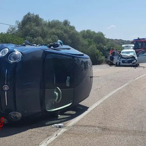 Incidente a Olbia, auto si ribalta dopo scontro a catena: dieci feriti