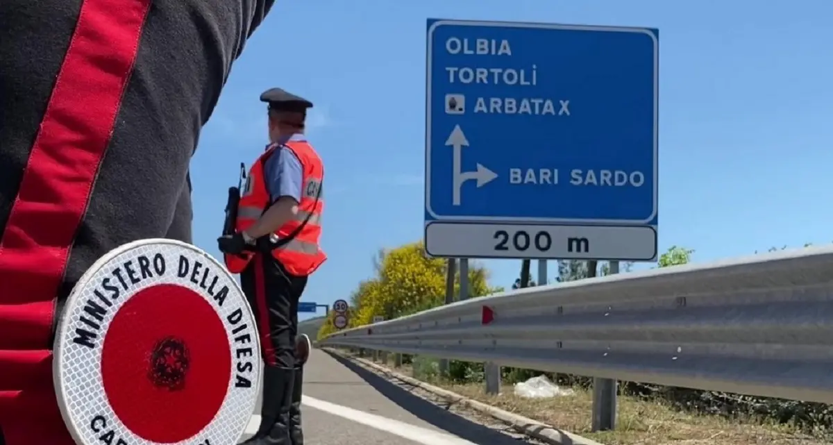 Minaccia la nonna di darle fuoco al letto: arrestato 26enne a Bari Sardo
