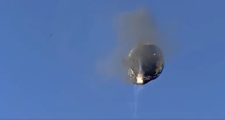 Mongolfiera prende fuoco in volo in Brasile: almeno otto morti e tredici feriti