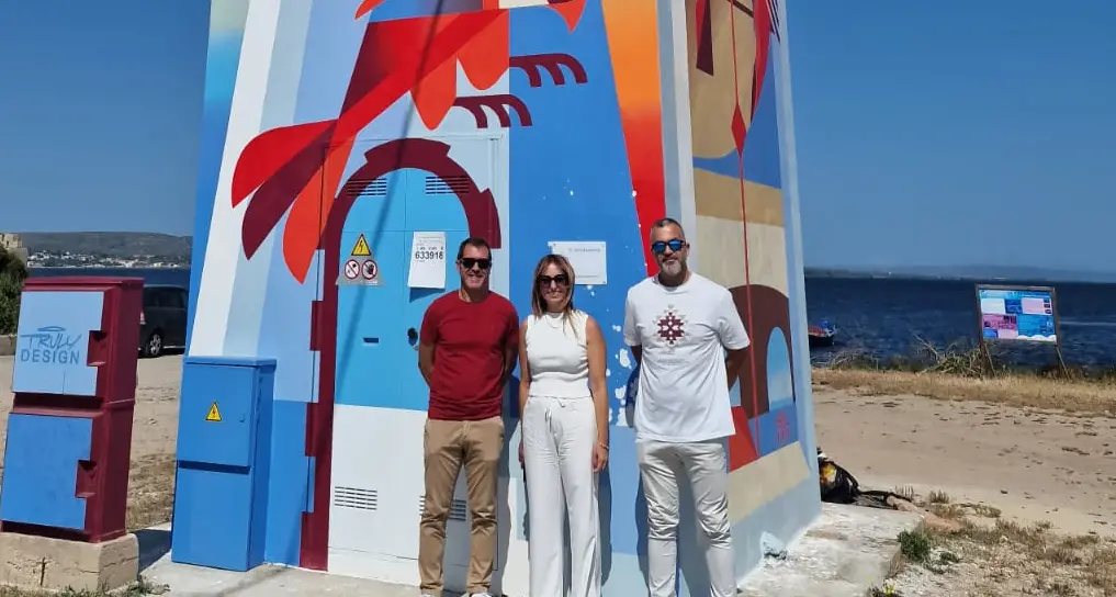 L'arte trasforma le cabine elettriche in simboli culturali sardi a Sant'Antioco