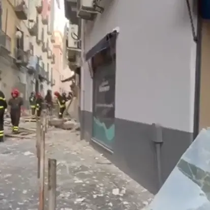 Esplosione in un ristorante: un morto e quattro feriti a Napoli