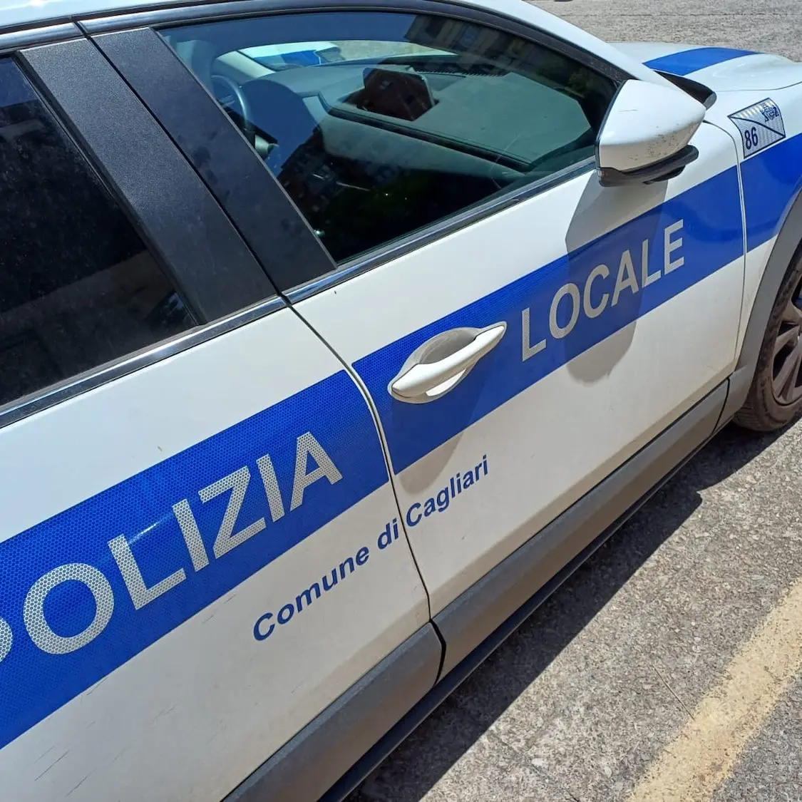 Rissa in pieno centro a Cagliari, denunciati due giovani dalla Polizia locale