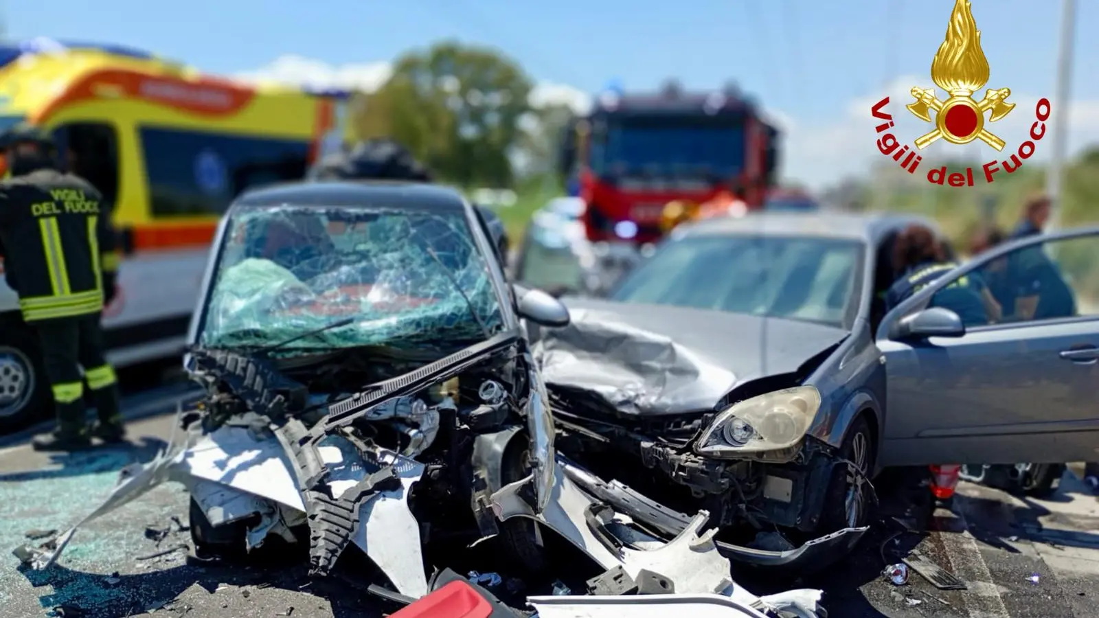 Scontro frontale a Quartu Sant’Elena: conducenti estratti dalle lamiere