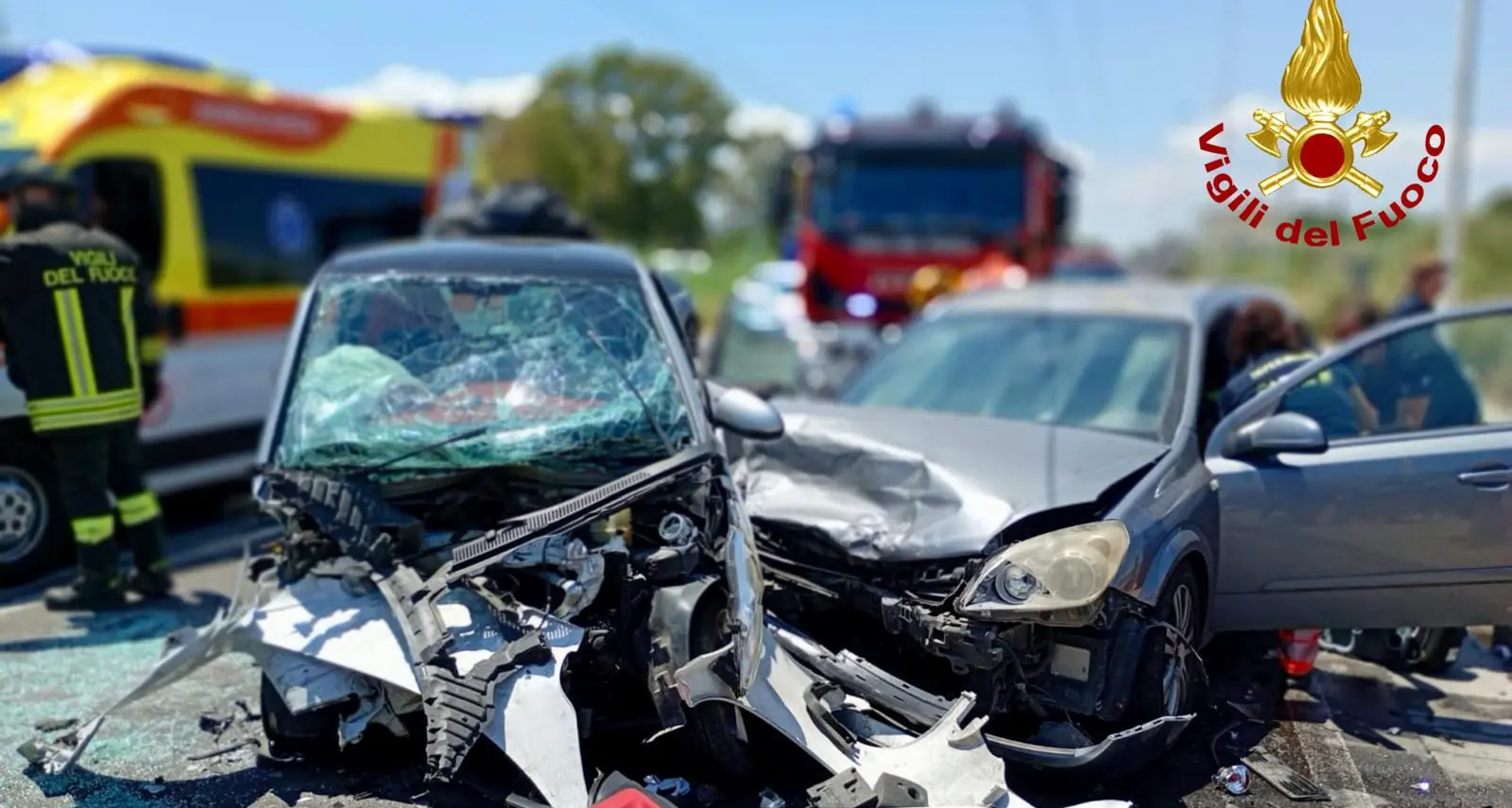 Scontro frontale a Quartu Sant’Elena: conducenti estratti dalle lamiere