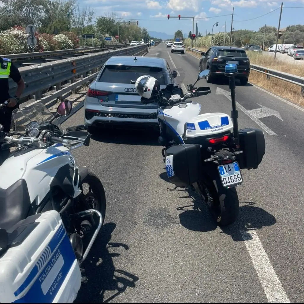 Fuga spericolata sulla SS 130: fermata auto con conducente senza patente