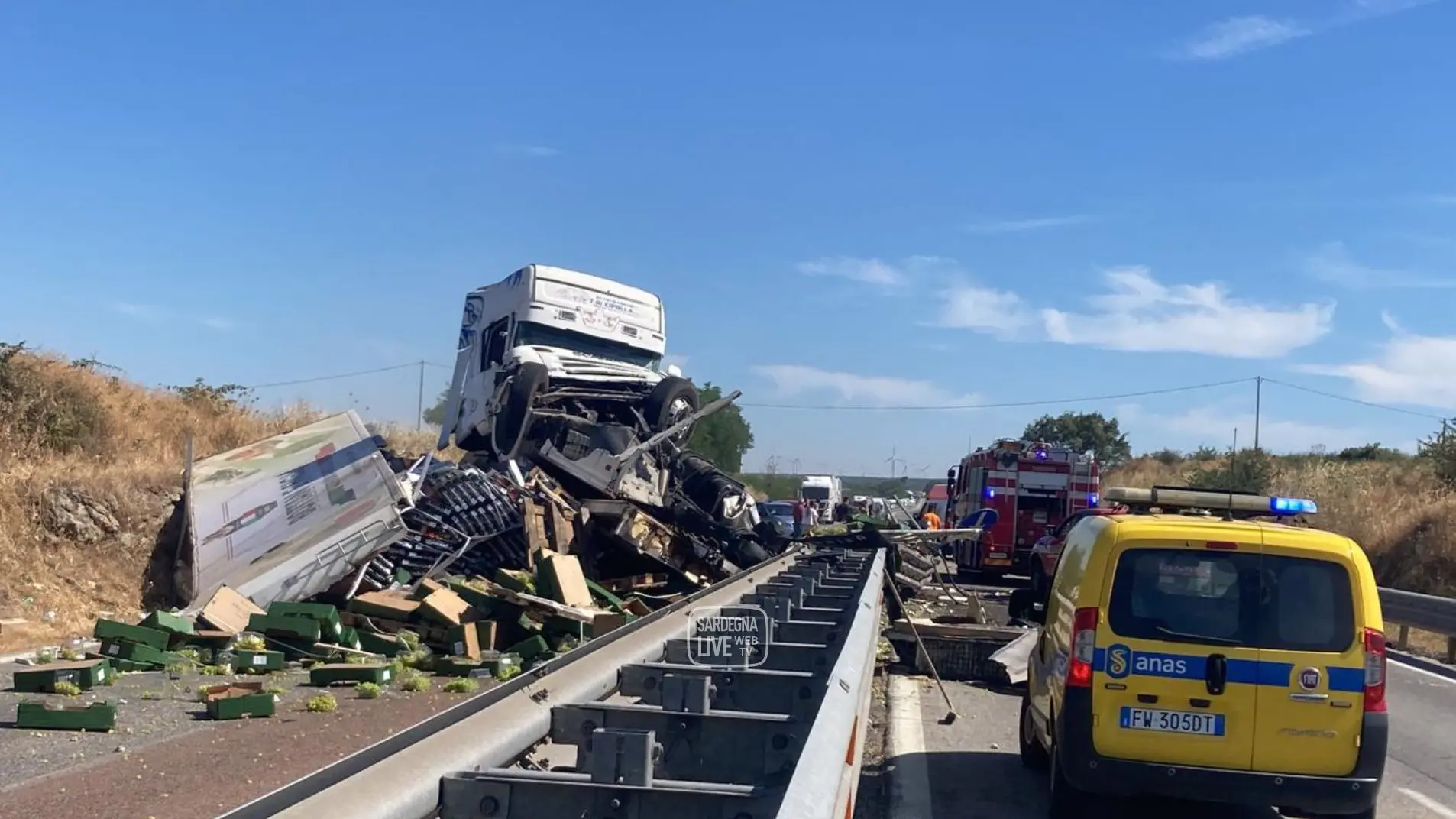 Tragedia sulla SS131: è morto l’autista dell’autoarticolato ribaltato a Campeda