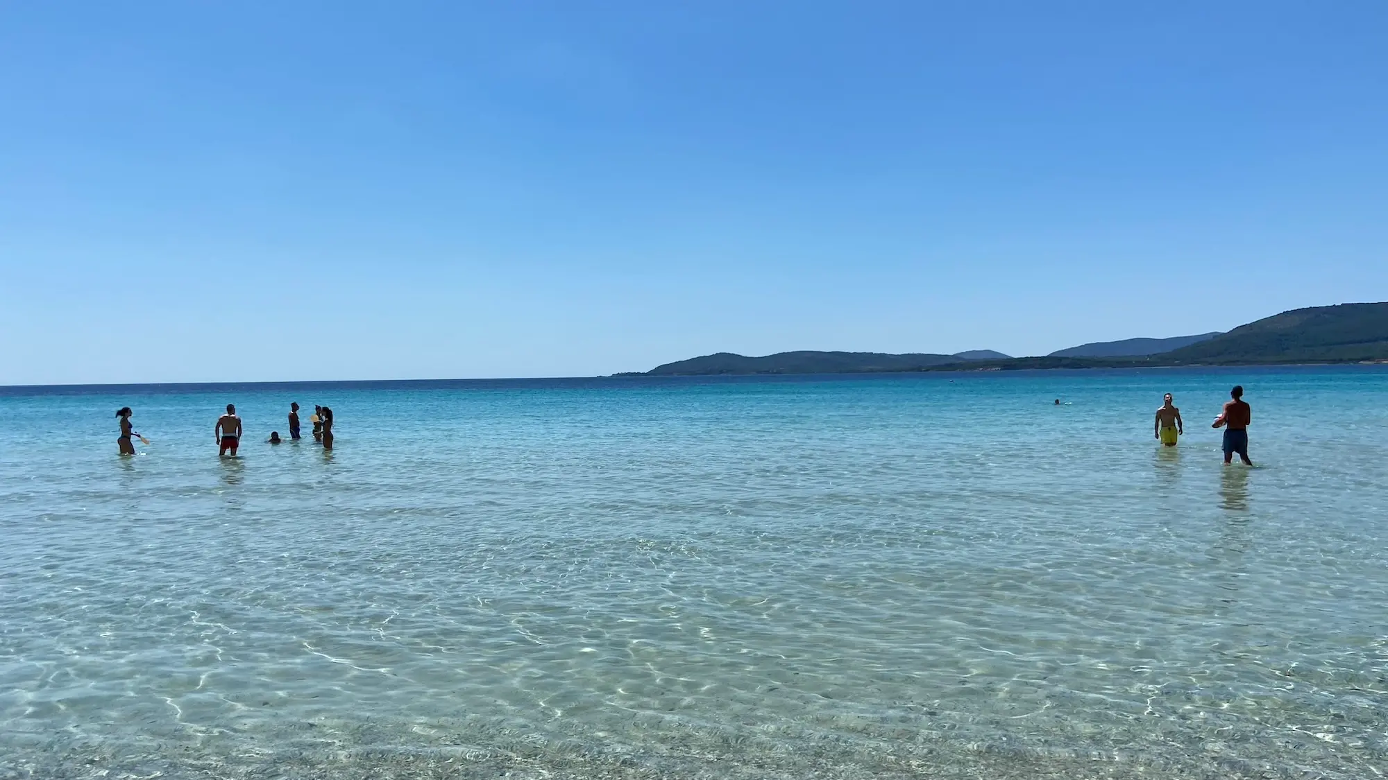 240 euro a settimana per ombrellone e lettino: Alghero tra le spiagge più care d’Italia