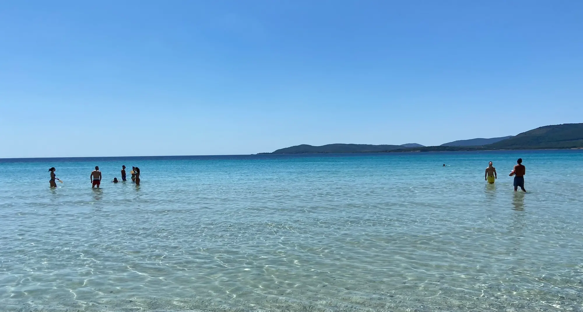 240 euro a settimana per ombrellone e lettino: Alghero tra le spiagge più care d’Italia