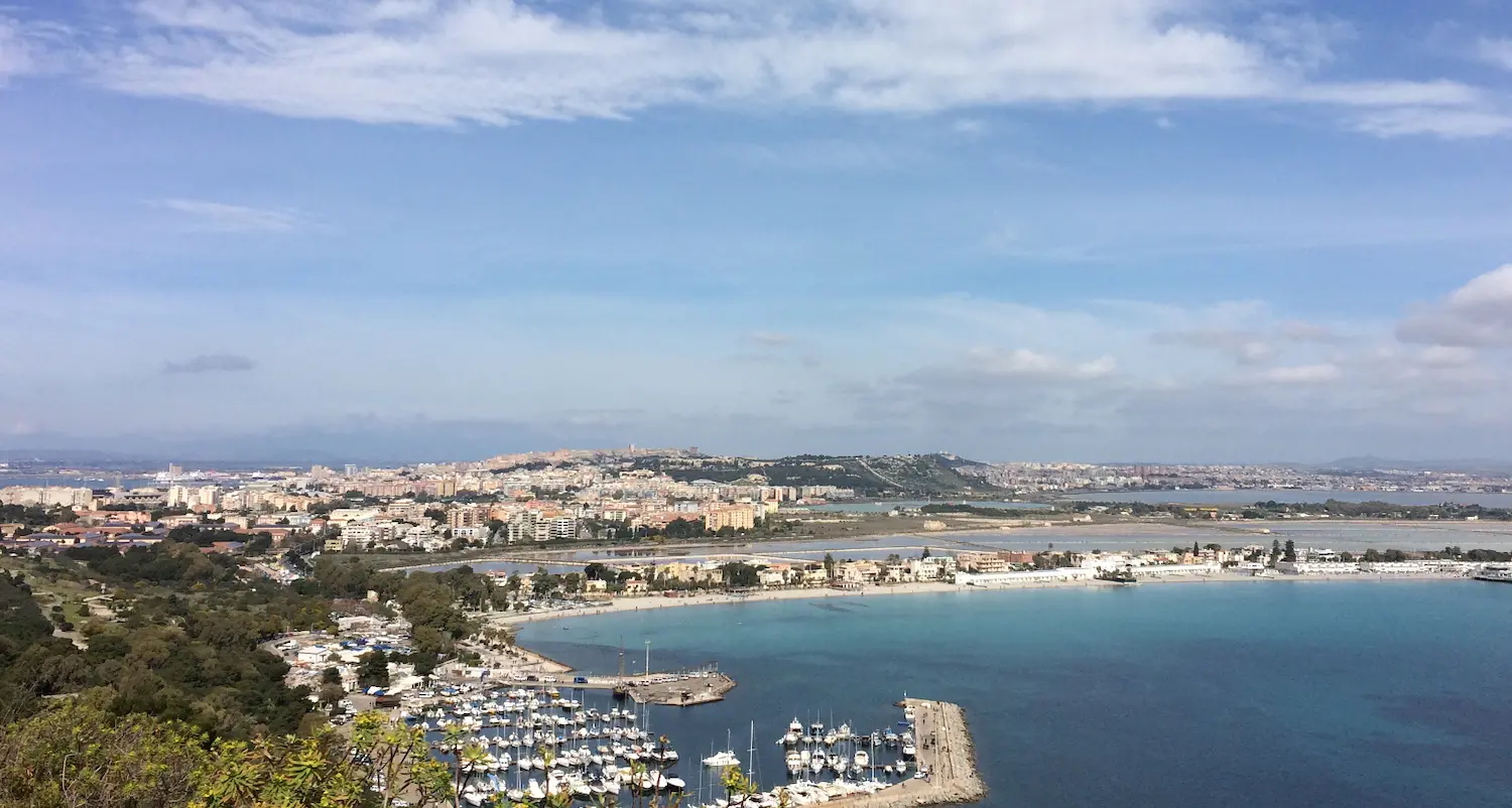 Stop alla balneazione in un tratto del Poetto: Zedda firma l'ordinanza